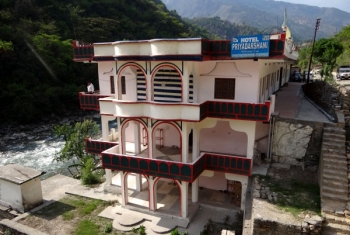 Hotel Priyadarshani Guptkashi